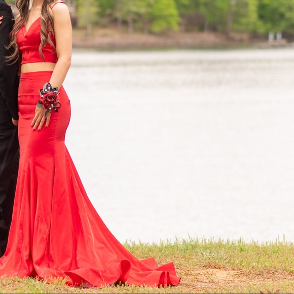 Red 2 piece prom dress. GORGEOUS RED!! Very flattering! - Picture 3 of 7